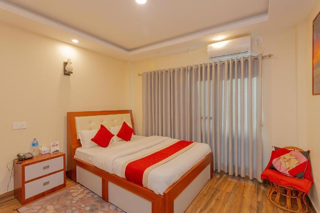 Hotel Tiktok Катманду Экстерьер фото