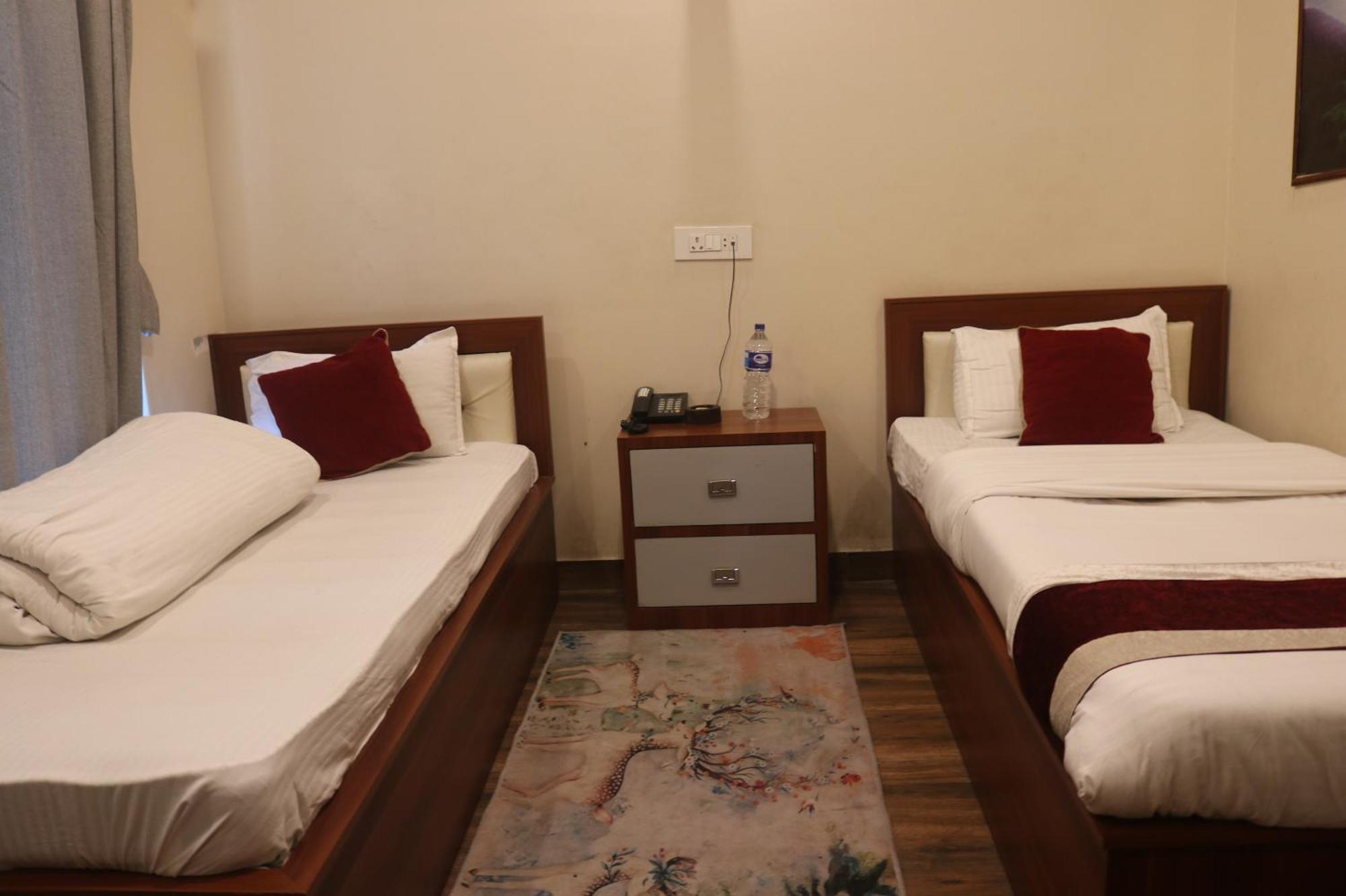 Hotel Tiktok Катманду Экстерьер фото