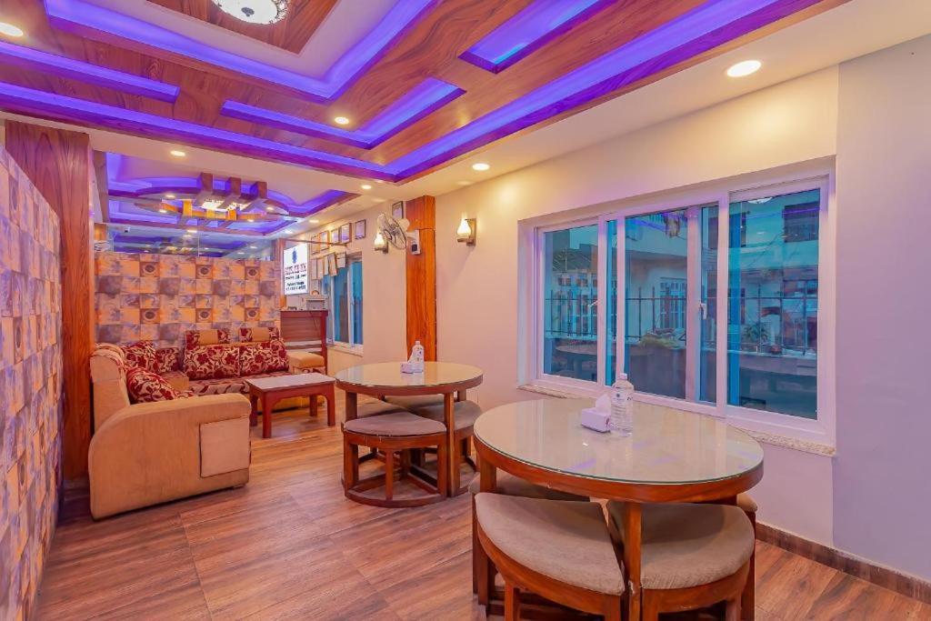 Hotel Tiktok Катманду Экстерьер фото