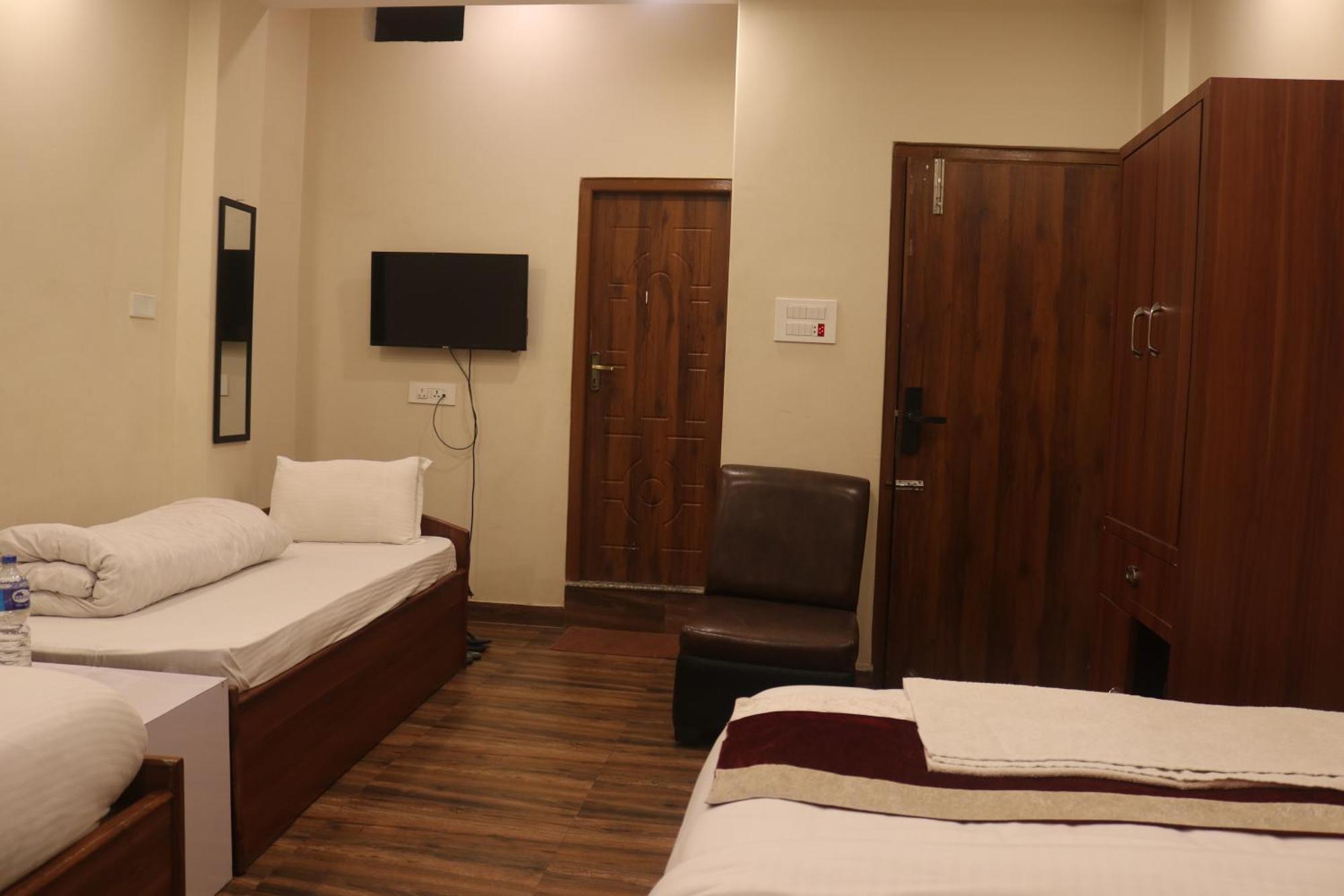 Hotel Tiktok Катманду Экстерьер фото