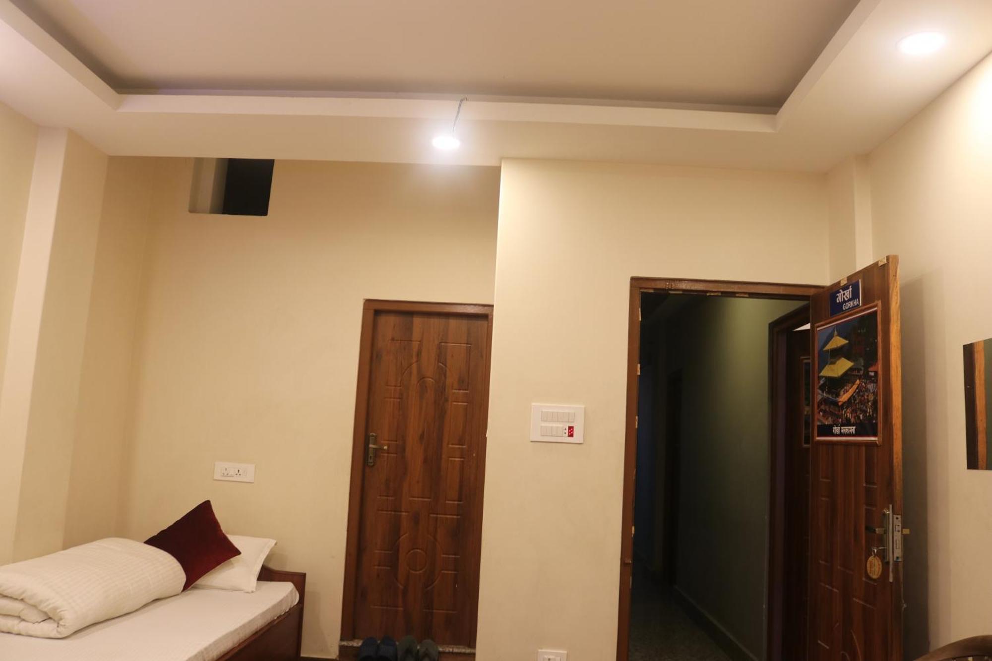 Hotel Tiktok Катманду Экстерьер фото