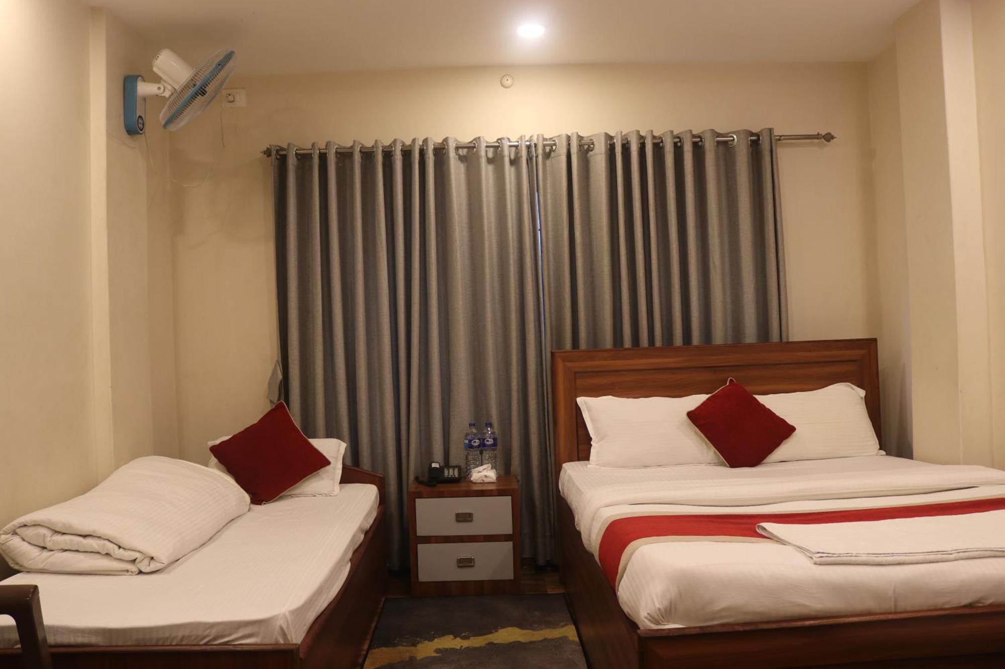 Hotel Tiktok Катманду Экстерьер фото