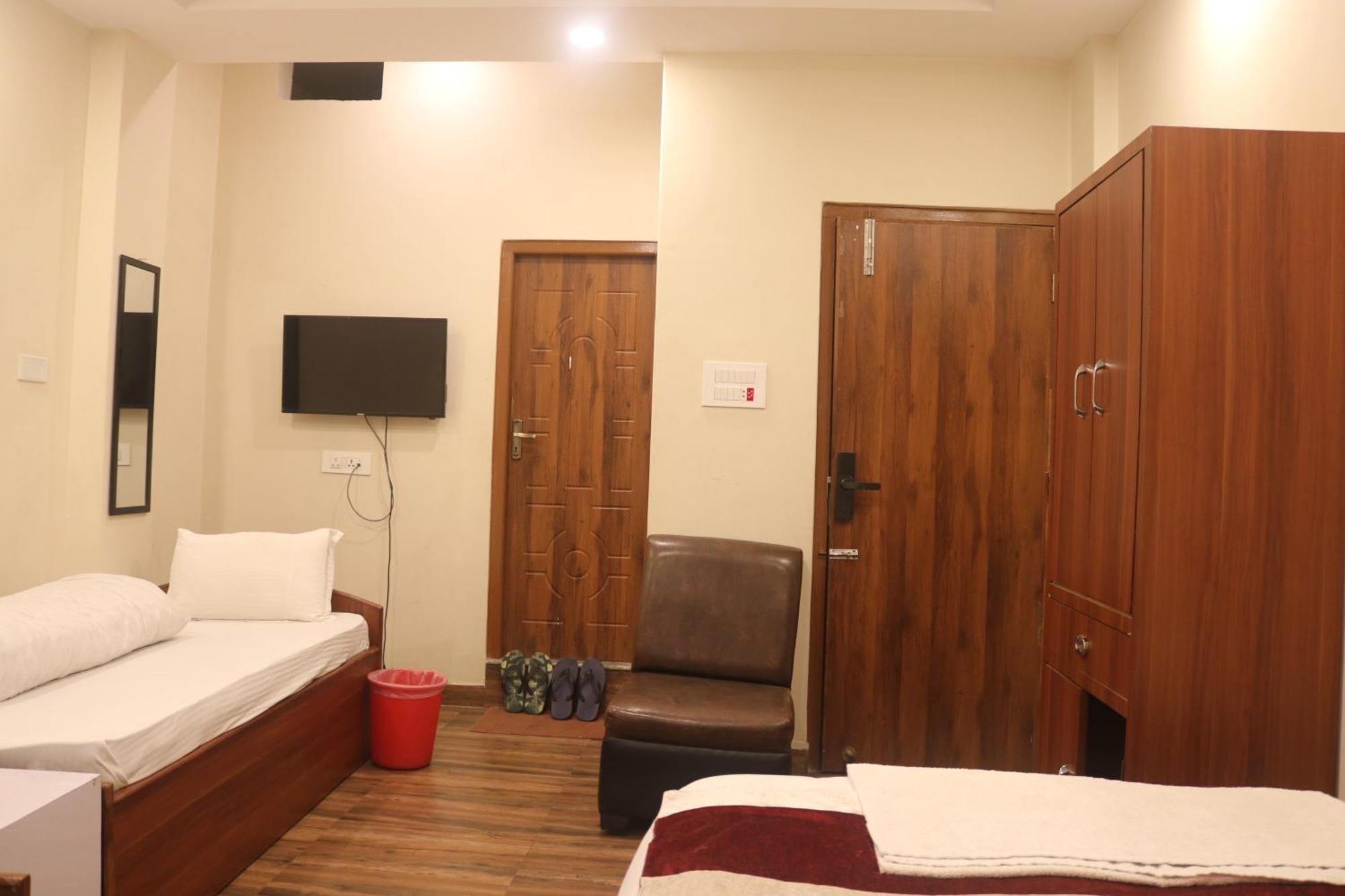 Hotel Tiktok Катманду Экстерьер фото